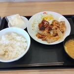 松屋 - 料理写真:生姜焼き定食850円