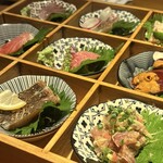 鶏と魚と炭火焼き 燈 - 