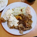 キッチンまつむら - しょうが焼きとチキン南ばん（大盛）1,060円