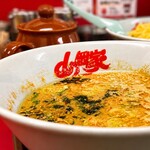 ラーメン 山岡家 - 料理写真:つけ汁表面に浮かぶ様々な美味しいやつ♡