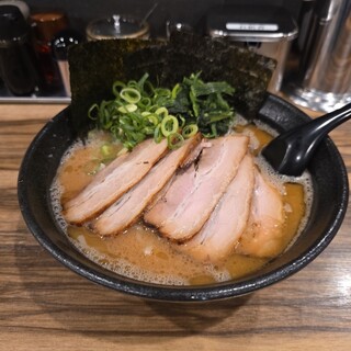 横浜家系ラーメン まる金 石川家_0