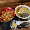 食事処 よっち坊 - 日替りランチ豚蒲焼き丼ミニラーメン900円