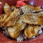 食事処 よっち坊 - 日替りランチ豚蒲焼き丼ミニラーメン900円