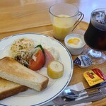 FOUNTAIN - モーニング(税込550円)
①トースト②野菜サラダ③コーンポタージュスープ⑤甘蕉⑥缶詰め黄桃&白桃載せヨーグルト
お飲み物《セットドリンク》①ICE珈琲<HOT珈琲も可>