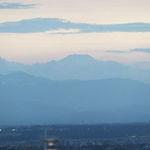 ピーク・ラウンジ - 窓から見えるのは富士山？