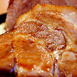 スミヤ精肉店 - 食べる前に火を通すと更に美味な絶品焼豚