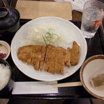 とんかつ食堂 - ロースカツ定食　６８０円