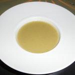 ブルガズ アダ - レンズ豆、グリーンピース、ホワイトアスパラガスのスープ