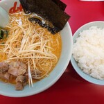 ラーメン山岡家 - 料理写真:特性味噌ねぎラーメン&コロチャーシュー&ライス