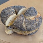 STAR BAGEL - エッグソーセージチーズサンド　1,070円