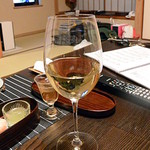 山荘　わらび野 - サービスの白ワイン