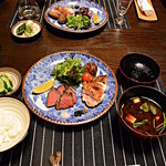 山荘　わらび野 - 牛　地鶏ロースト・自家米・赤出汁・香の物