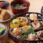 蟻月 - 料理写真:花籠御膳(かしわおにぎり)