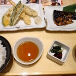 五穀 - 料理写真:選べる2品定食(焼きとろ錆、天ぷら盛り合わせ) 1,529円