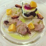 レストラン コバヤシ - ビーツを詰めたフレッシュチーズ・じゃが芋のムース　九十九里浜産ハマグリ・パパイヤ添え