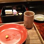 ほうじ茶は松籟園さんの雁金かおりを使用で急須は作家ものを使用＾＾；