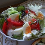 遊の丘 - 本日のランチ・デザート付￥1080のサラダ（H27.4.21撮影）