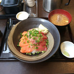 日本酒居酒屋 ぽんた - 横からの写真を撮らなかった事に後悔‥ネギトロてんこ盛りなんです！