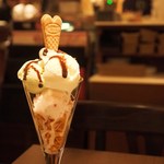 横浜ジョイナス バール・デルソーレ - チョコレートパフェ