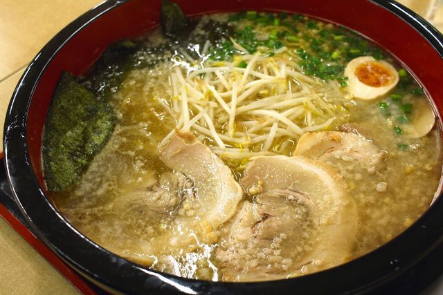 メガ盛りの量がハンパない 24時間年中無休のラーメン屋さん By みけらぐ にんにくたまごラーメン 金沢トラックステーション店 東金沢 ラーメン 食べログ