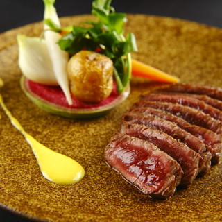 馬桜の創作一品料理を堪能◆馬肉うにやヒレカツが人気