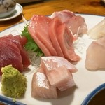 天史朗鮨 - お刺身盛り合わせ(カツオ、マグロ、石鯛、麦イカ、ひら、平政の腹)