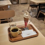 코토비키야 커피 노보리마치점 - 블렌드와 커피 소프트크림