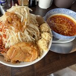 豚のオオモリ製作所 - 料理写真:辛つけ麺大300gに味玉と野菜増し追加