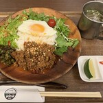 ベトナム料理 ふぉーの店 - ガパオライス