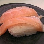 回鮮ちよだ鮨 - 富士山サーモン￥216