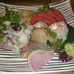 味人 - 活とり貝、マグロ、真鯛、しまあじのお造り