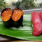 若松寿司 - イクラとマグロ赤身