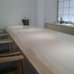 丸八製茶場 syn - アテの木の一枚物カウンター（能登産）