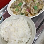 中華料理 優 - 料理写真:太麺皿うどんとごはん中です。