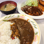 キッチンニュー早苗 - 日替り定食(ビーフステーキとキスのフライ)+カレー掛け