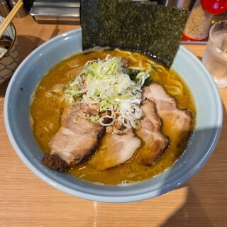 横浜家系ラーメン 友喜家_1