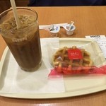 ドトールコーヒーショップ - 今日はベルギーワッフルと