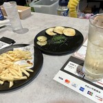 肉とピザのバル 伊太バル - ハイボールとおつまみ