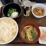 すき家 - 料理写真:「牛まぜのっけ朝食 ごはん並盛」430円税込み♫