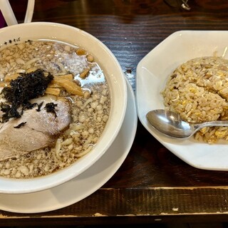 ラーチャン家_1