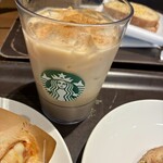 スターバックスコーヒー - オーツミルクラテにシナモンパウダー♪