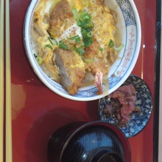 レストランファミール_0