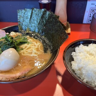 横浜ラーメン 斎藤家_1