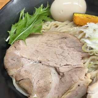 濃厚鶏白湯ラーメン・つけ麺専門店 横道屋_1