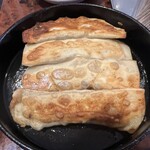 慶福居 - 鉄鍋棒棒餃子4個