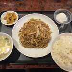 慶福居 - 豚肉と白菜、春雨の炒め定食