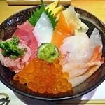 Himesushi - 海鮮丼