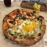 ピッツェリア・アッソ・ダ・ヤマグチ - ハーフ&ハーフ　2,290円(税込)
⑤カラブレーゼ+200円(税込)
⑧ガンベリ・ヴェルデ+200円(税込)