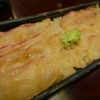 京都和久傳 - 4月ご飯：鯛の黒寿し