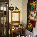 シャガール - ステキなステンドグラスのある入口